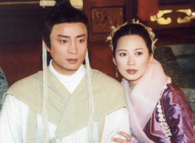 还有《少年黄飞鸿》中,何中华扮演的黄麒英一角也很出彩.