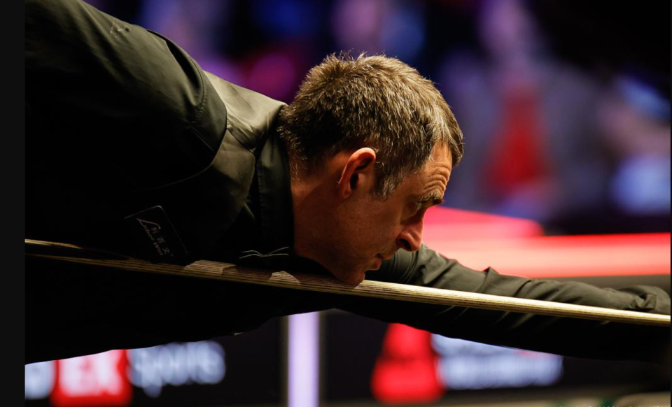 斯诺克名宿,1997年世锦赛冠军达赫迪认为奥沙利文会选择挂杆.