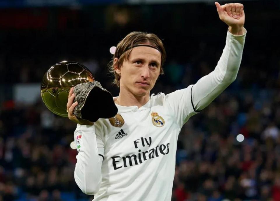 再见皇马曝莫德里奇无缘续约下家曝光工资比姆巴佩还高