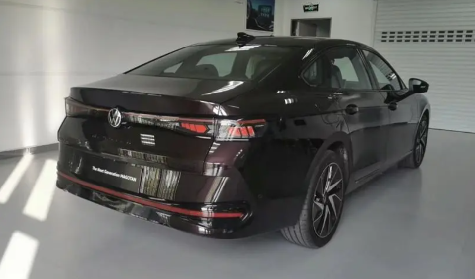 0t版本直接搭载高功率,也就是380tsi,输出功率220马力,这开起来就相对