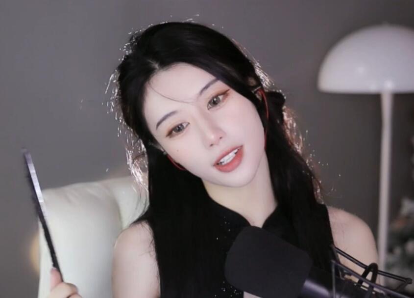 女主播公开喊话粉丝,谁愿意给2000万,自己可以给他生2个小孩_腾讯新闻