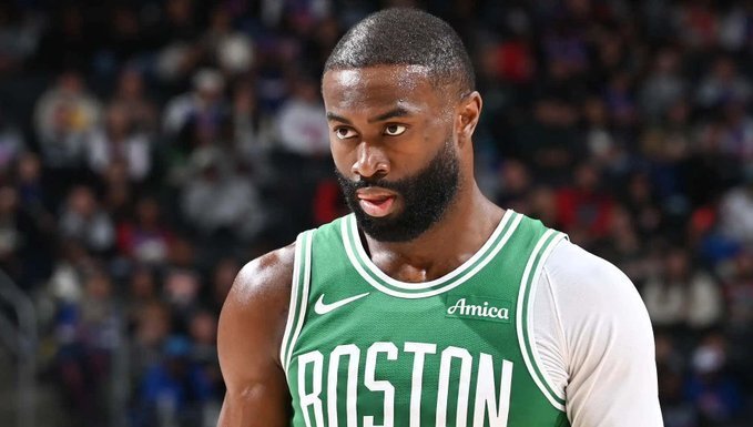 29岁布朗秃顶引热议：致电詹姆斯咨询治疗发际线 调侃都怪凯尔特人