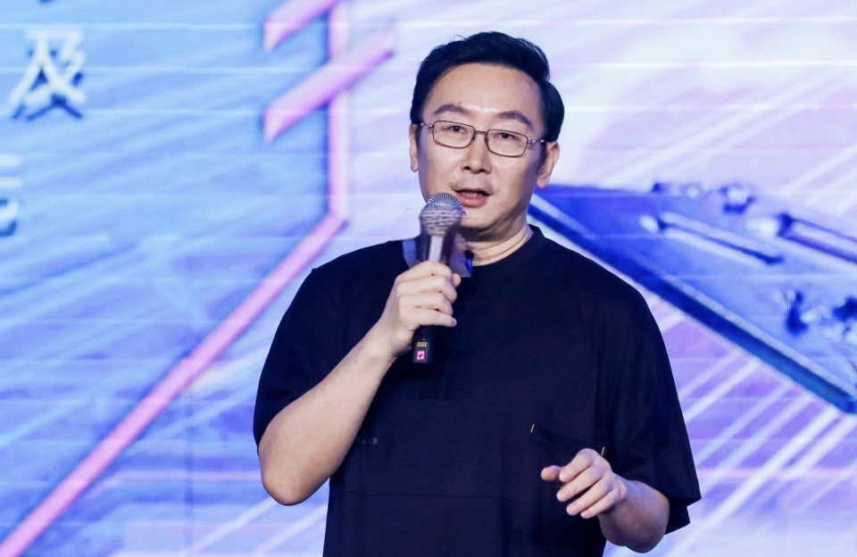 陆川被平台方打脸,否认其账号被盗,之前陆川曾发文嘲讽开心麻花