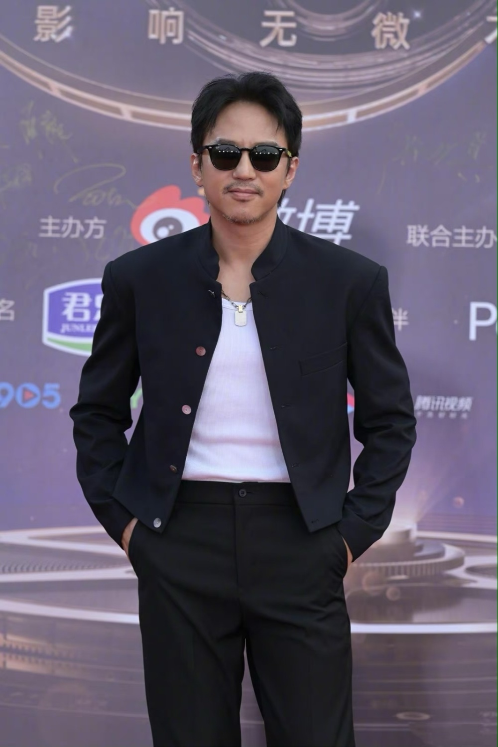 邓超电影之夜高调撒糖,分享婚姻幸福秘诀:找一个叫孙俪的女人_腾讯