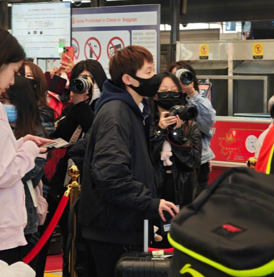 国乒出征马龙低调樊振东一身轻松孙颖莎理发人气超高