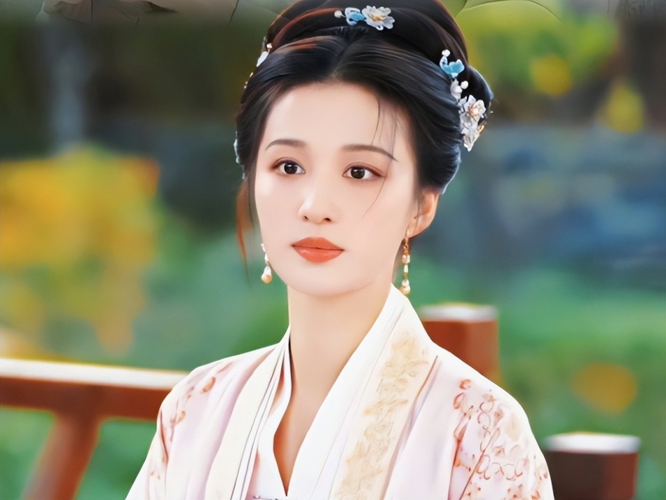 没等到《柳舟记》,倒盼到王楚然新剧开拍,男主"撞脸"成毅!