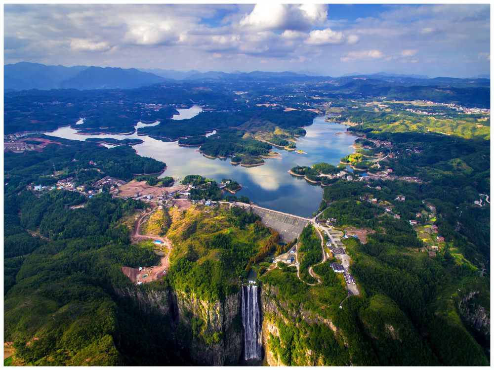无人机镜头下的天顶湖与百丈漈景区自然的壮美心灵的震撼