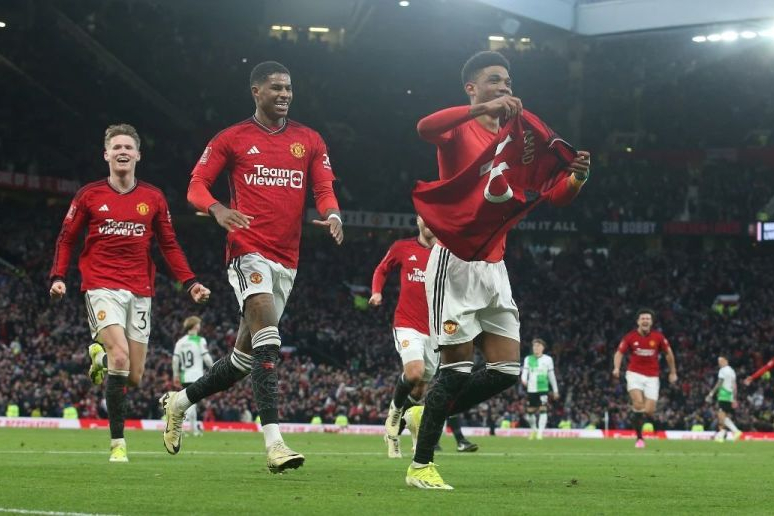 逆转绝杀利物浦,滕哈赫用胜利一场拯救了曼联_腾讯新闻