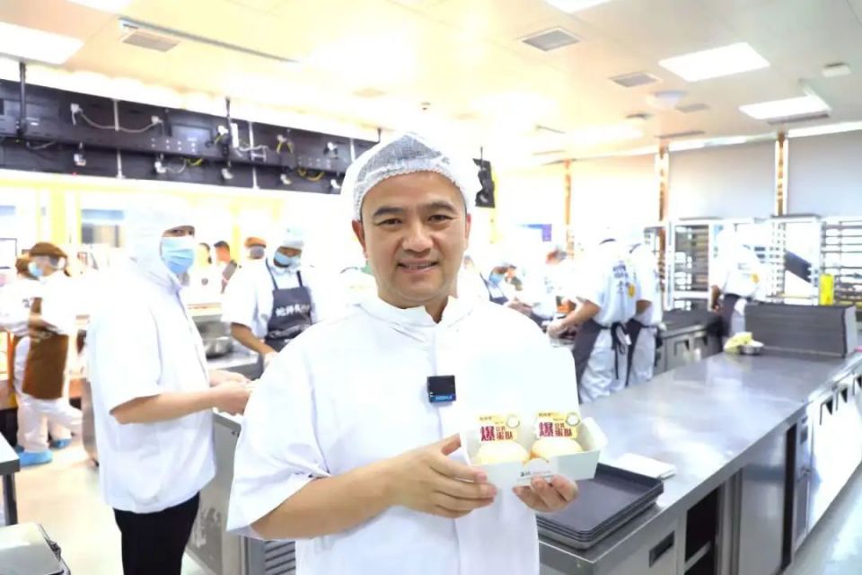 那就是"鲍师傅"一定不