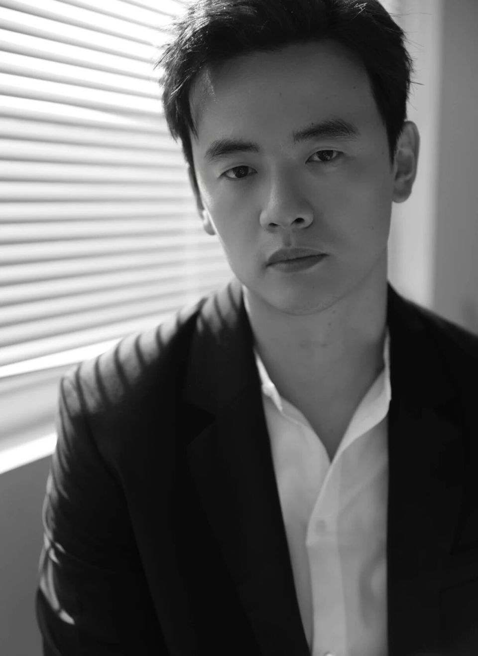 《老舅》尹智玄:演张秘书被骂,曾凭田润生出圈,戏外原来是帅小伙