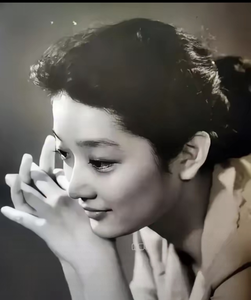 揭秘《青春万岁》幕后故事，两大美女争演杨蔷云，张闽演郑波也属意外_腾讯新闻