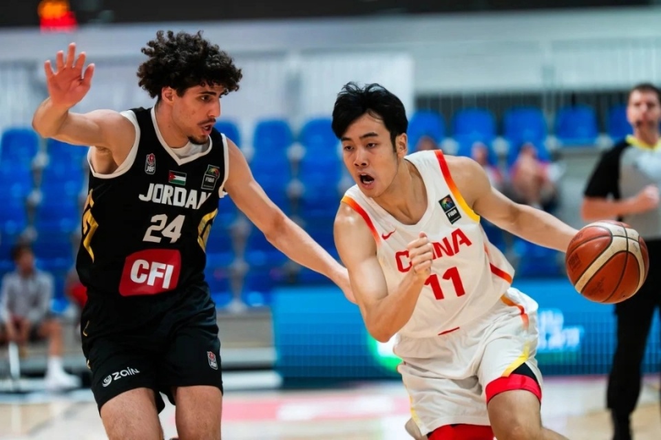 首轮第14+第30！美媒力捧中国双星进NBA！场均5帽天才比肩文班周琦
