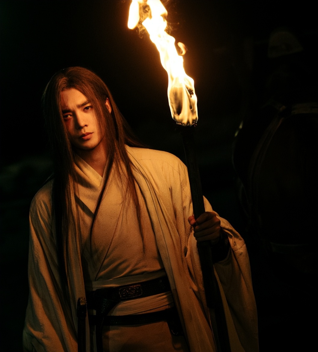 《鏢人》票房連續逆跌，吳京徹底不裝了，私心暴露的他，才是電影最大的彩蛋 - 