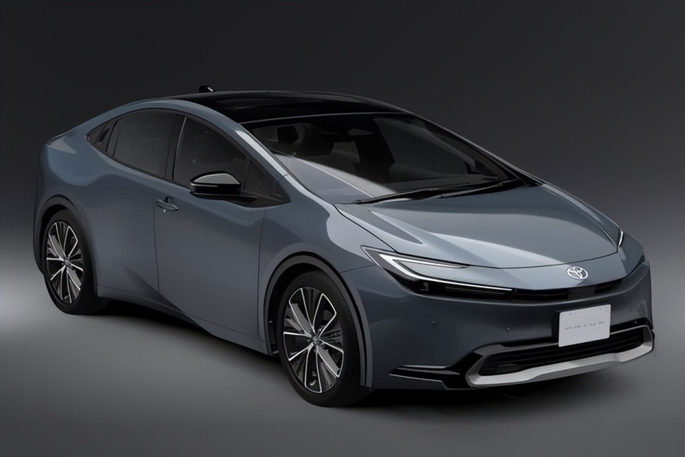 第五代丰田普锐斯价格实锤人民币14万起百公里油耗仅3l