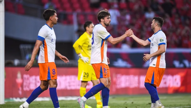 中超：泰山5-1近4轮首胜！终结铁人3连胜 泽卡2射1传卡扎双响