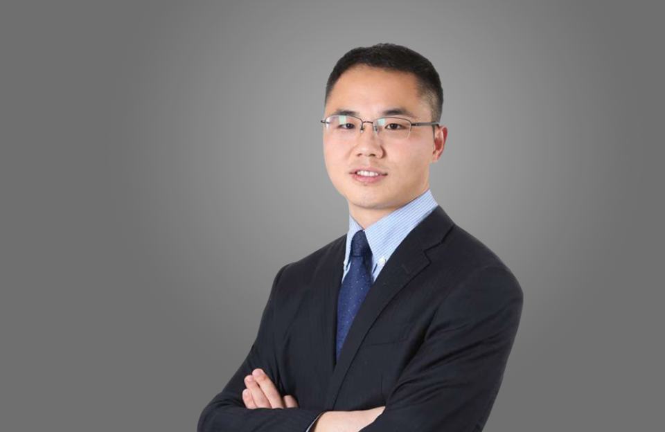 又一公募顶流,腰斩了_腾讯新闻