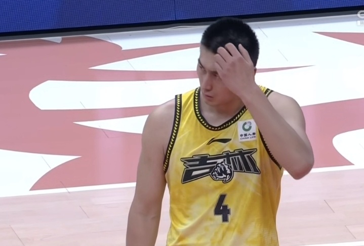 北京首钢3连胜触底反弹东北虎无缘21分大逆转季后赛需要奇迹