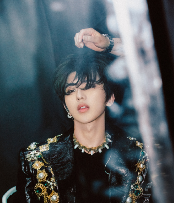 蔡徐坤事业凉凉多个品牌清空相关内容亲密照女当事人报警澄清