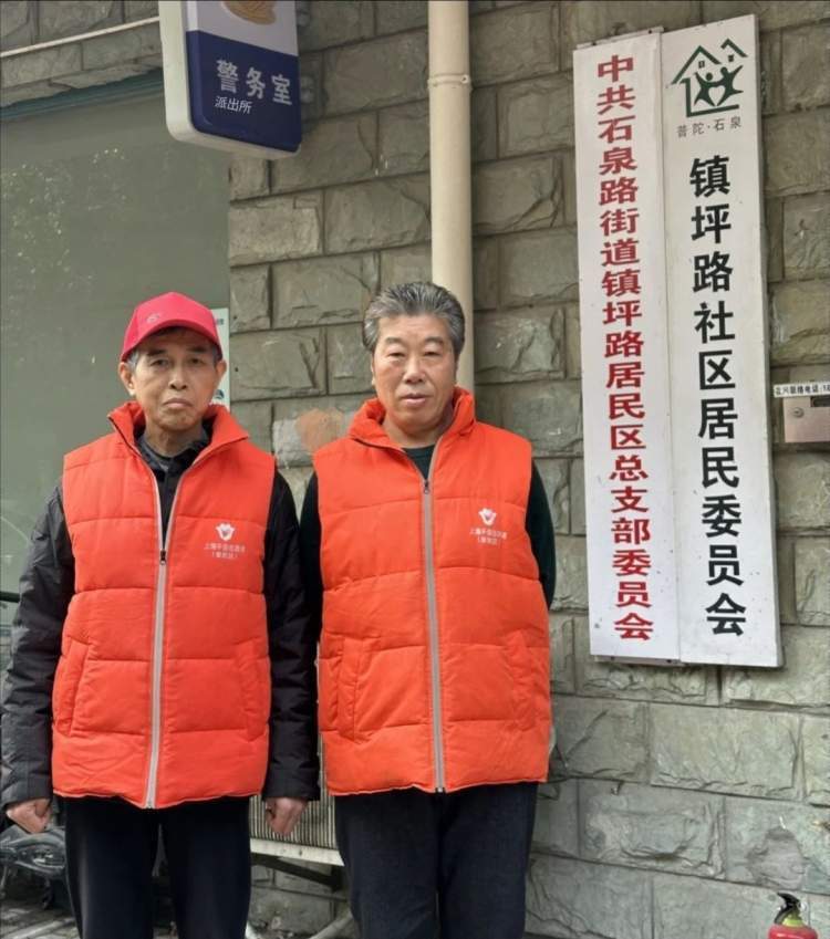 石泉路街道丨点赞母子二人落水紧急时刻他们通力合作成功施救