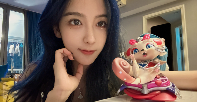 电竞女神rita晒照,超高颜值引网友惊呼连连