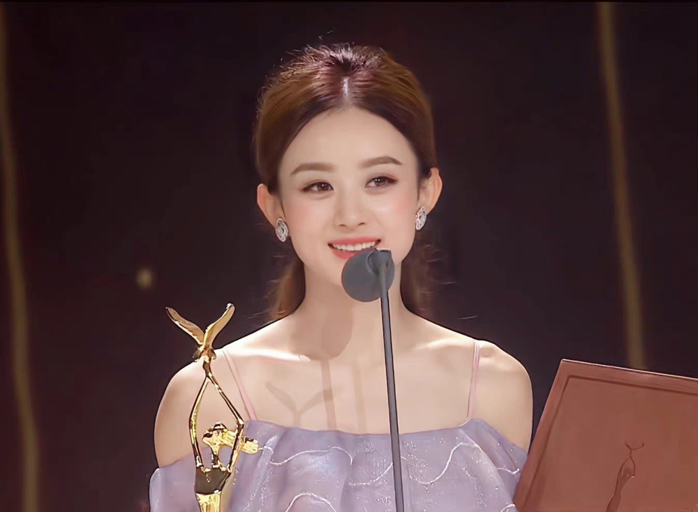 ����ӱ�����Ѿ�35���� ���Ѿ����������Ȧ��Ϯ��һ�������š�