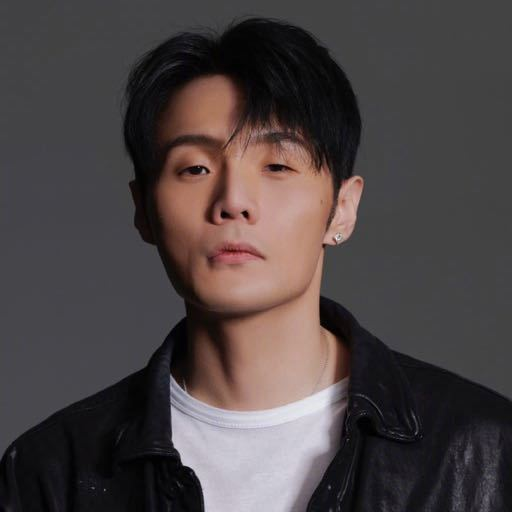 李榮浩再發文四連問，曬出音著協確認郵件：無可授權第三方，請問你用什麼立場、什麼權利、什麼角度、什麼心態演唱？ - 