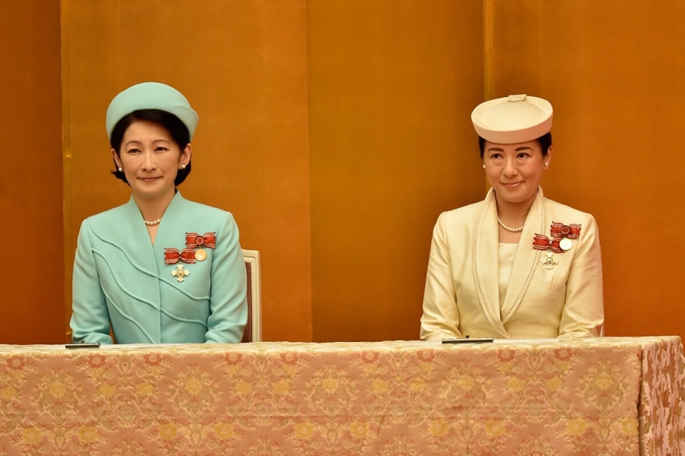 日本皇室纪子妃，用行动向雅子皇后宣言：自己才是未来的皇太后_腾讯新闻