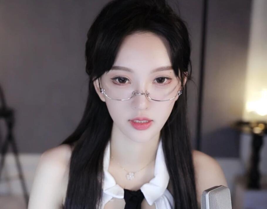 南妹儿不满足大哥的要求收入下滑陷入低谷期粉丝劝她找个老头嫁了