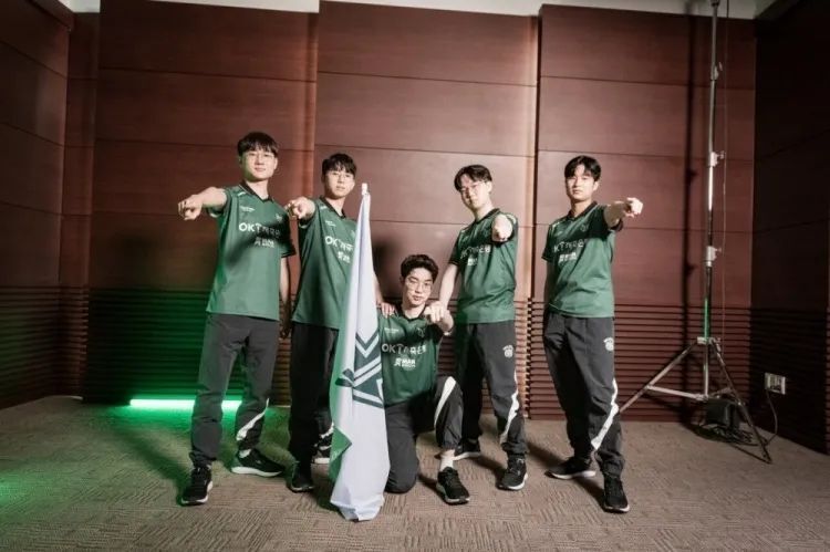 knight开局见369亮弱爆质问：什么情况？主持Sjokz：因心理健康问题缺席LEC夏季赛；LCK薪资曝光：Faker独一档_腾讯新闻