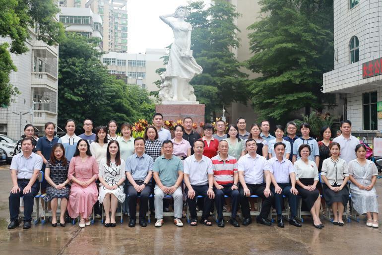 湛江南粤老年康复医院与湛江卫校举行校企合作订单班签约仪式