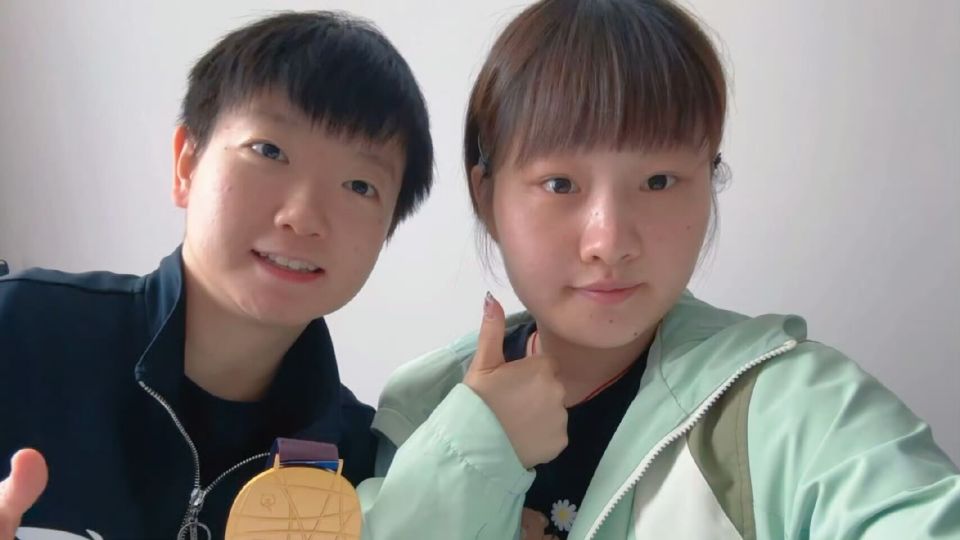 孙颖莎发文解释流泪原因赛后金牌再献邱贻可莎莎十分懂得感恩