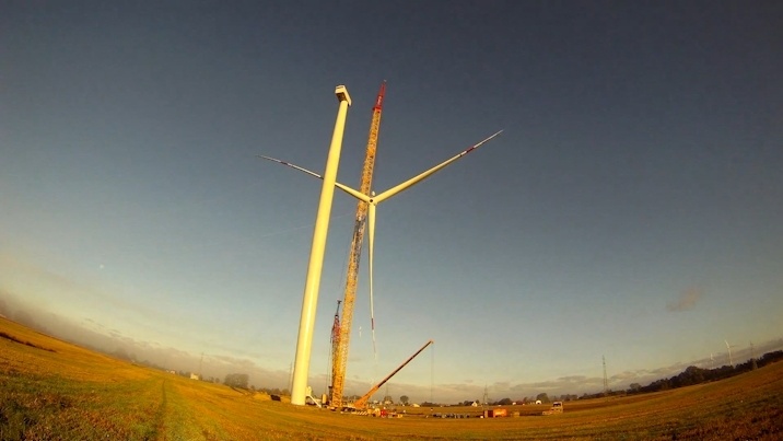 70米长的风力发电机叶片,是如何运输的?过程太震撼了!_腾讯新闻