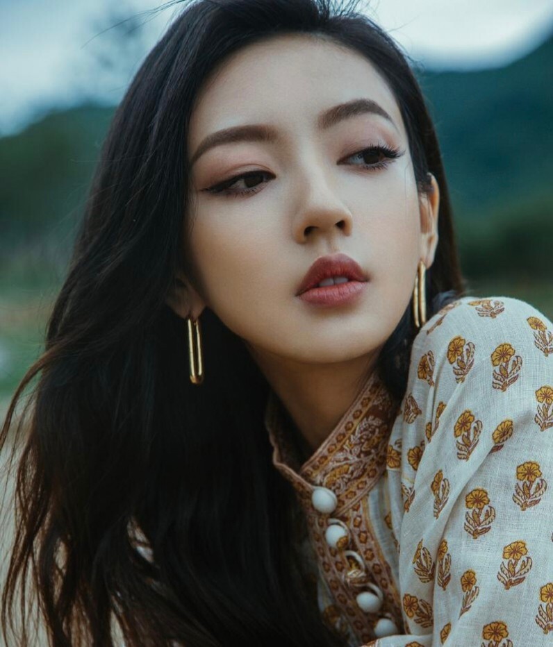 撞脸安以轩冰山美人何瑞贤感情上究竟有什么风波