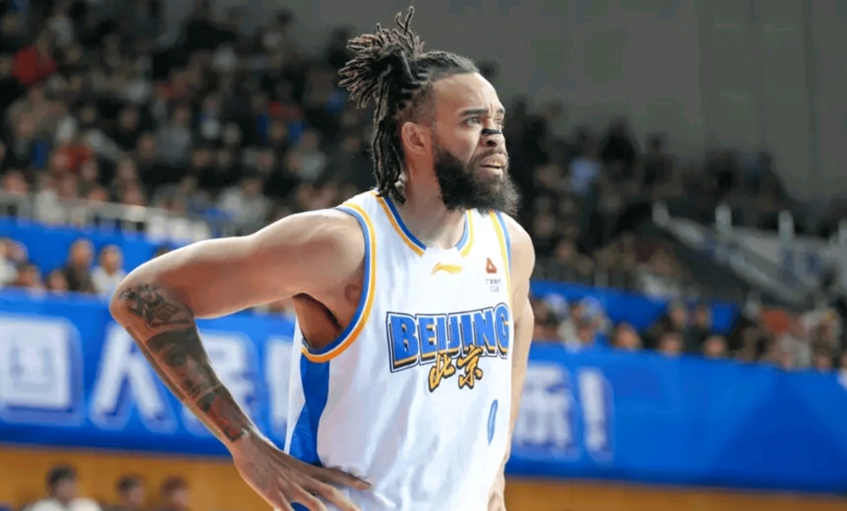 11分鐘4失誤！麥基職業態度堪憂，許利民真不會用，CBA大殺器成笑話 - 