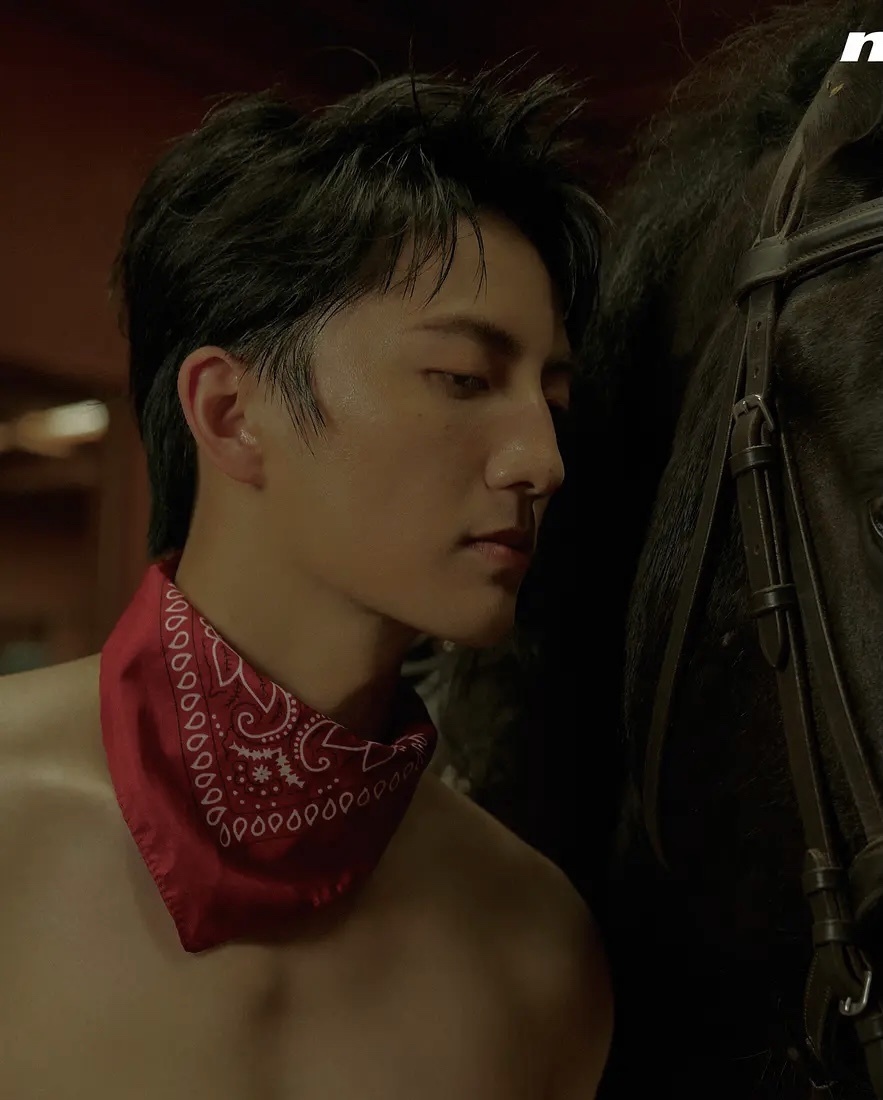 提到演员杨仕泽的名字,很多观众或许不太熟悉,杨仕泽是1992年出生,他