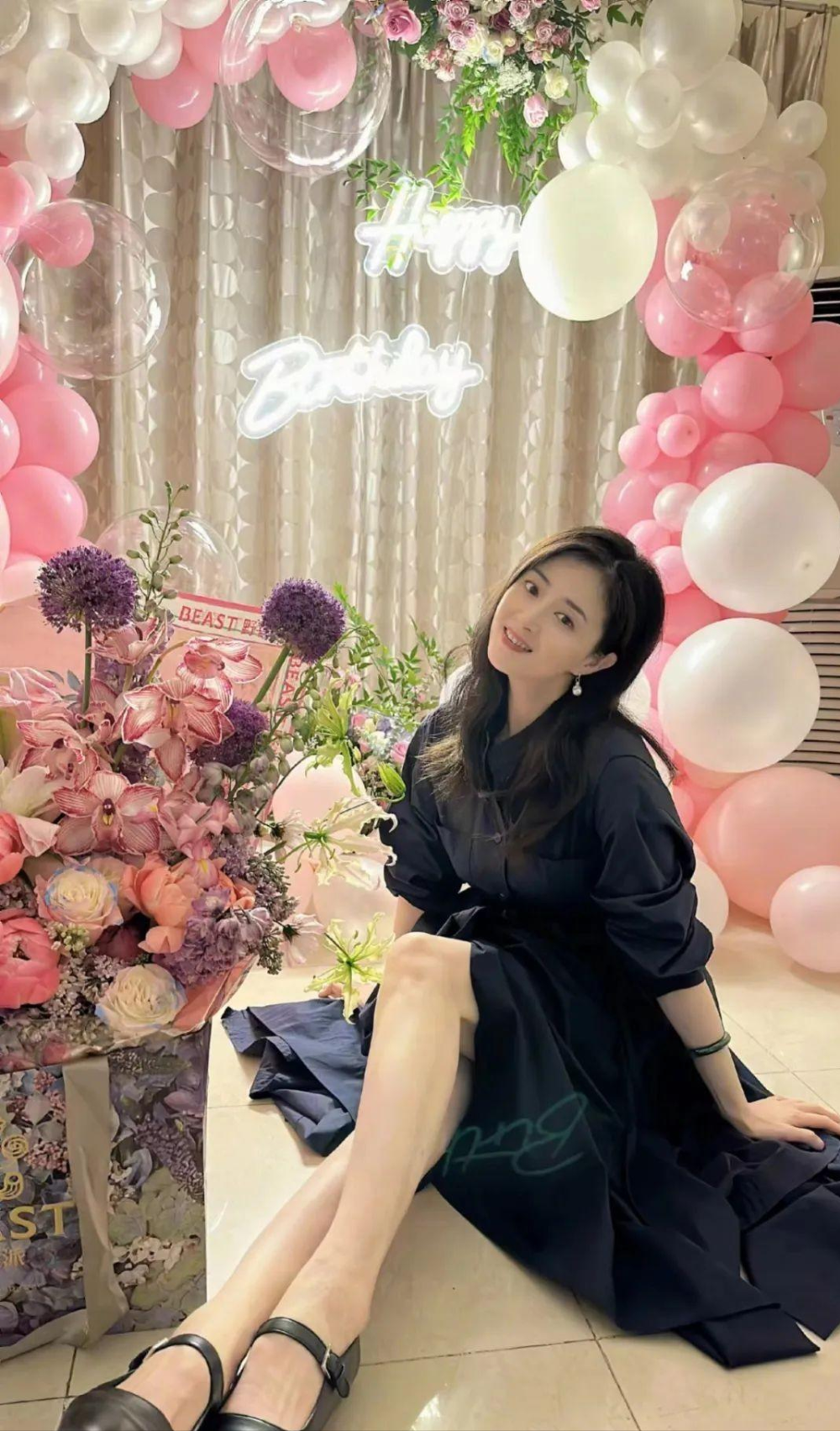 蒋欣晒40岁庆生照,"欢乐颂五美"仅乔欣一人送祝福,网友:现实_腾讯新闻