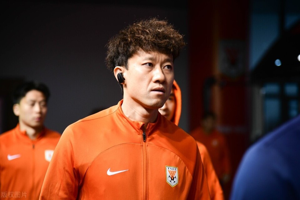 宋龙已落选鲁能客场挑战川崎大名单,新星因此入替挑大梁