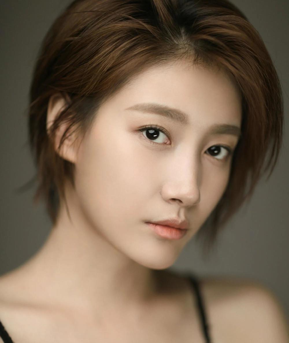 《回响》啜妮:父亲是一级演员,被陈道明赏识,33岁的她却不想红_腾讯