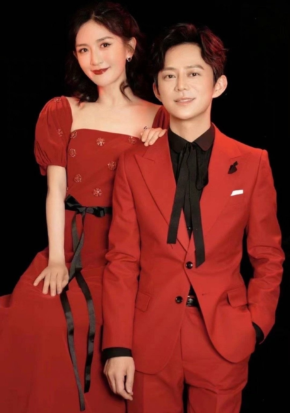 谢娜重回湖南台主持高喊我回家了时隔一年多首度合体何炅