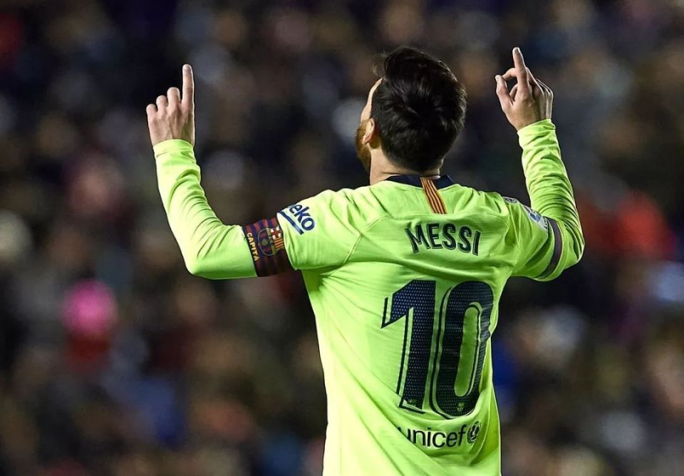 明白一个道理,梅西离开巴萨,影响最大的不是成绩而是伤病