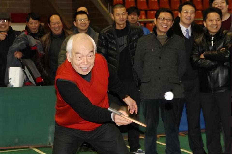 "乒坛魔术师"张燮林:生活中有遗憾,今生最爱初恋妻_腾讯新闻