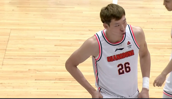 媒体人盘点休赛期合同到期球员:郭艾伦&周琦&孙铭徽领衔