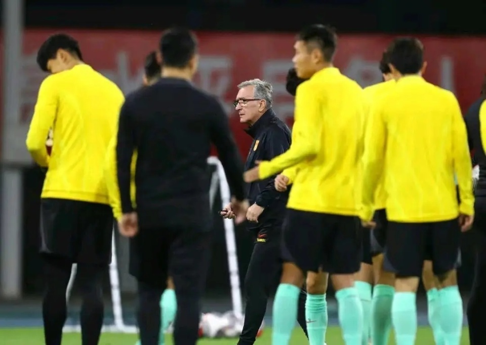 cctv直播!国足20点将迎生死战,队长回归,伊万利好:8分