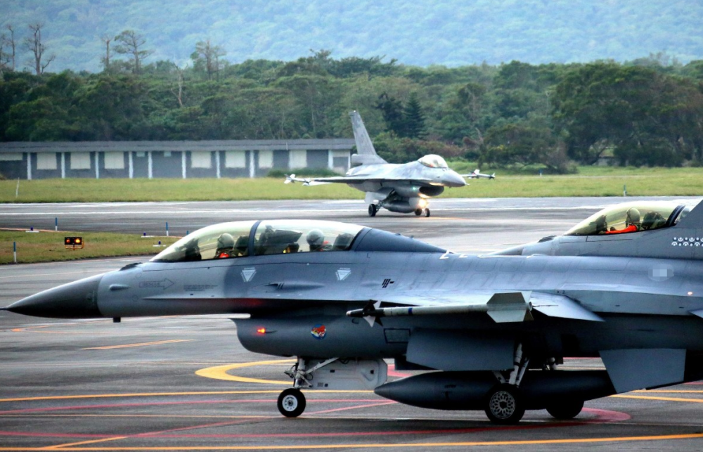 台湾空军战斗力断层,放弃adf研发计划,靠美国弥补五代机空缺?