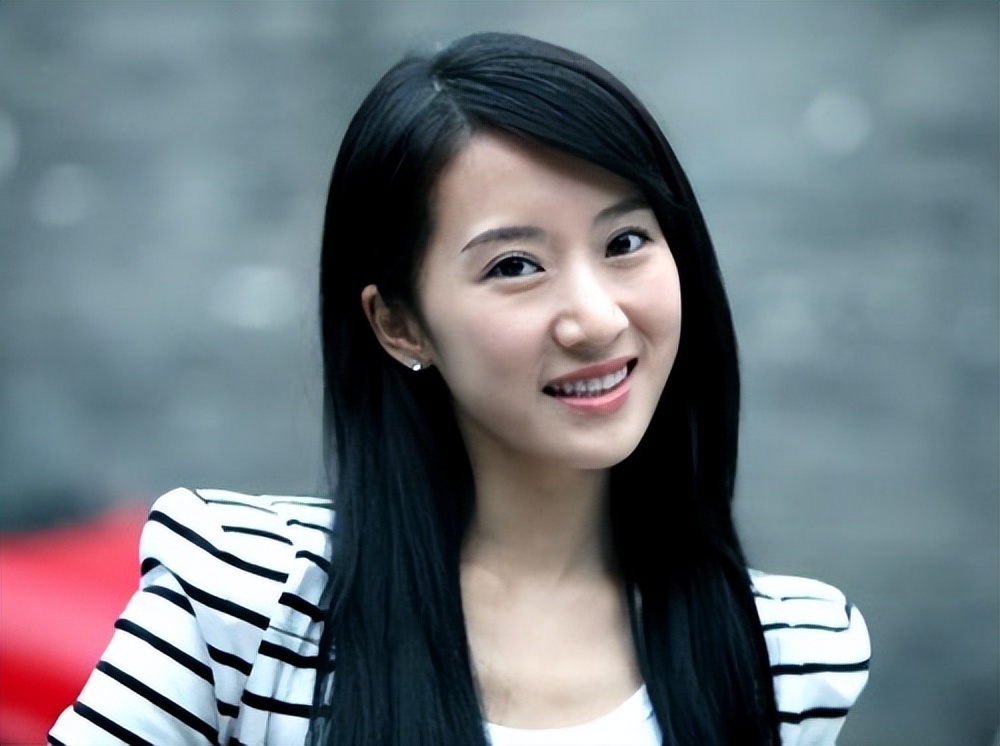 湖北演员李念:身世有故事,入行爆红却无野心,闪嫁豪门生三胎_腾讯新闻