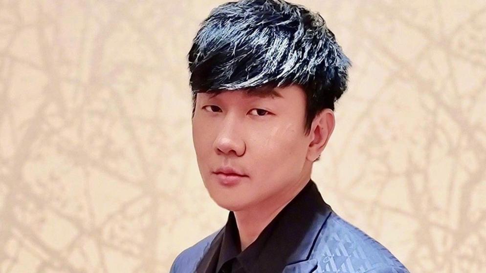 丁太升一箭三雕,说林俊杰的《曹操》土,称于文文不适合,批张杰土洋且