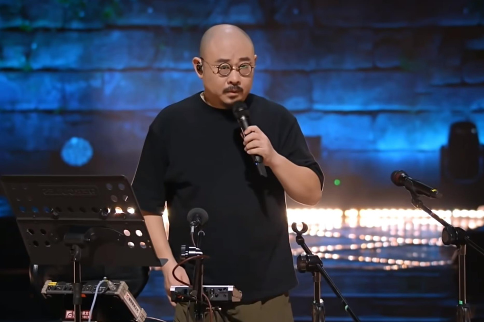 首场线上演唱会这一夜,53岁的刀郎再度封神!