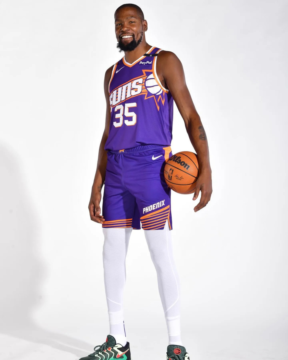 美媒列出2024-25赛季收入最高的30名NBA球员，库里继续第一-腾讯新闻