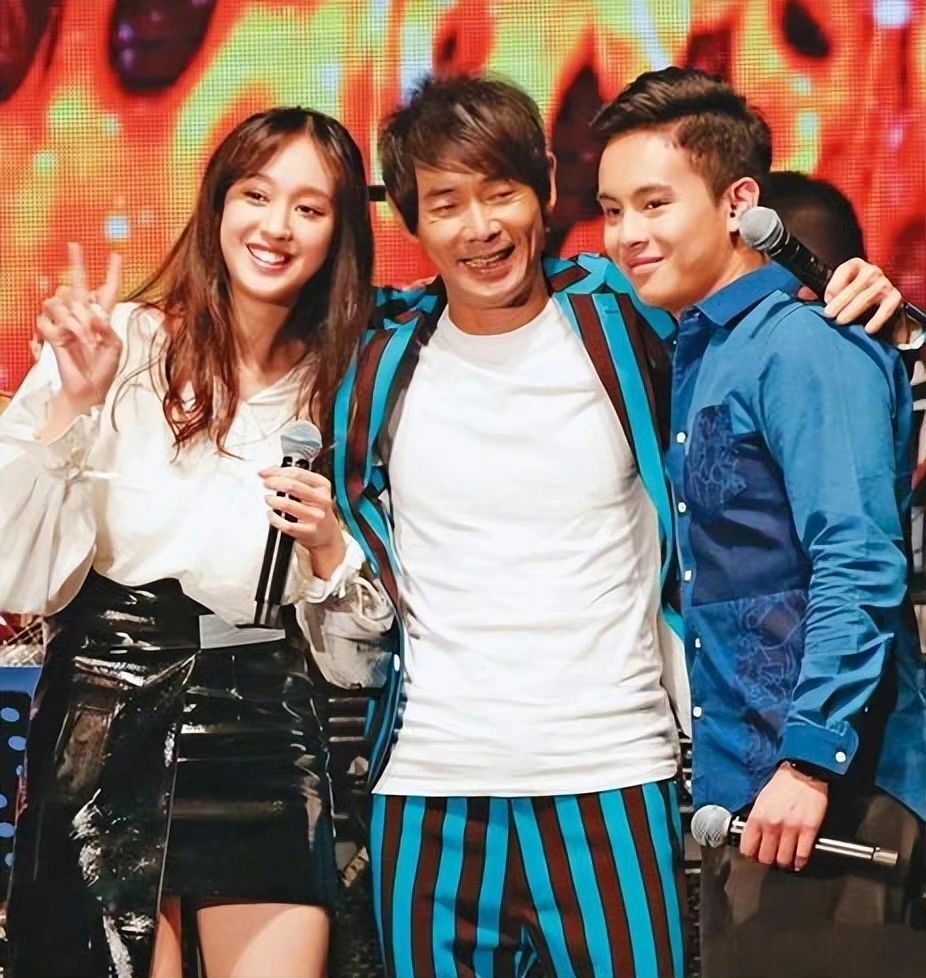 55岁黄品源再婚,过往情史被扒,网友直呼太离谱_腾讯新闻