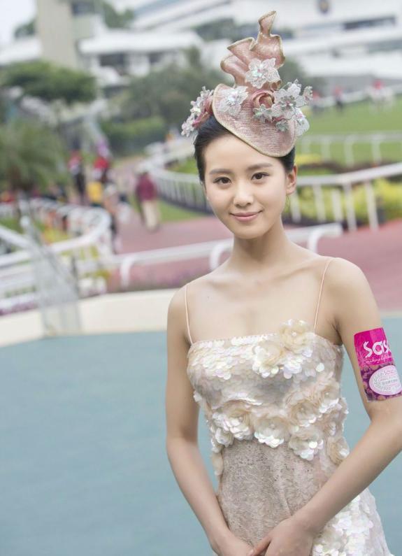 36岁再回古偶市场,"顶级恋爱脑"刘诗诗靠什么翻盘?